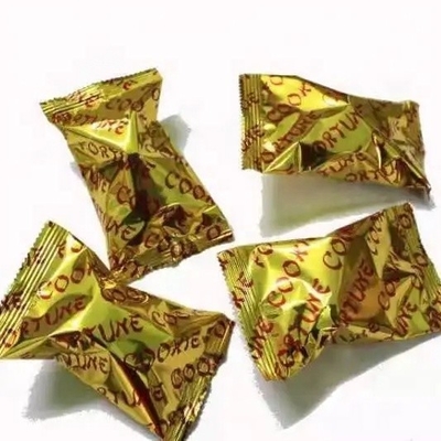 Gewoon vullen van aangepaste gelukkoekjes voor dagelijkse aanmoediging