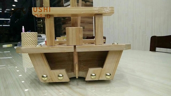 Bewonder uw gasten met een houten Sushi-bootbruglanterneer op uw volgende dinerfeestje